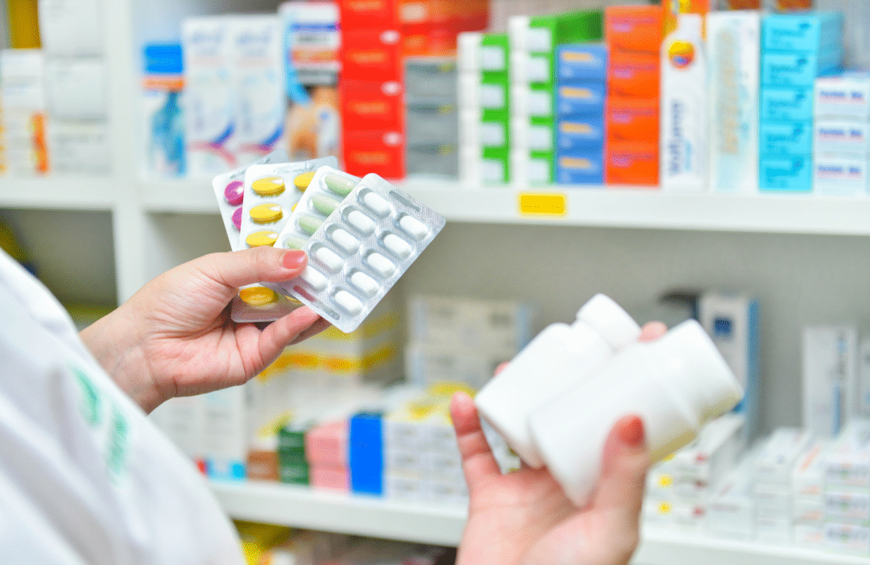 Is Mebendazole the same as Fenbendazole?
